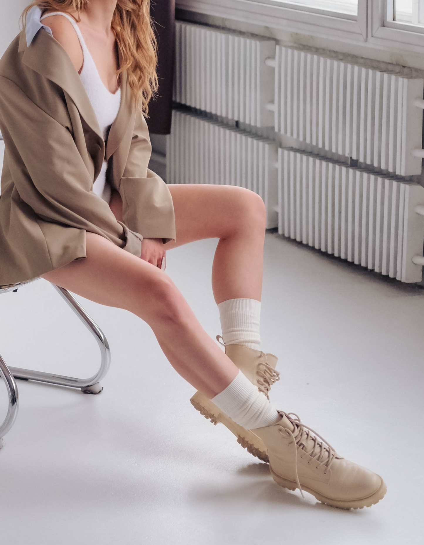 WOMAN FASHION MODEL